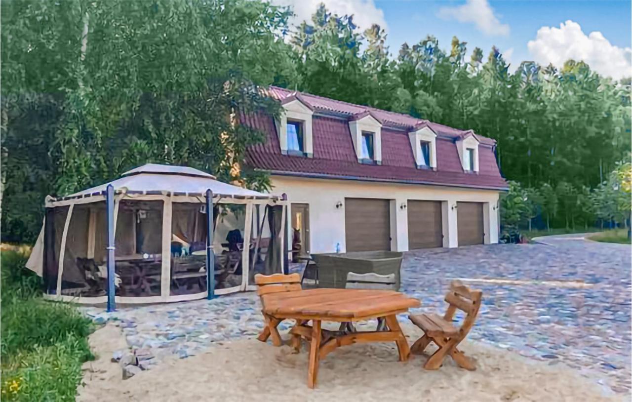 Amazing Home In Gniewino With Kitchen エクステリア 写真